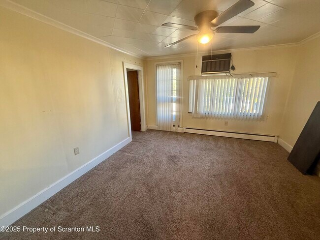 Photo - 420 Genet St