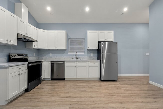 Photo - 335 N Olive St