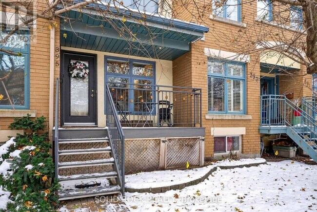 Photo - 395 MacKay St