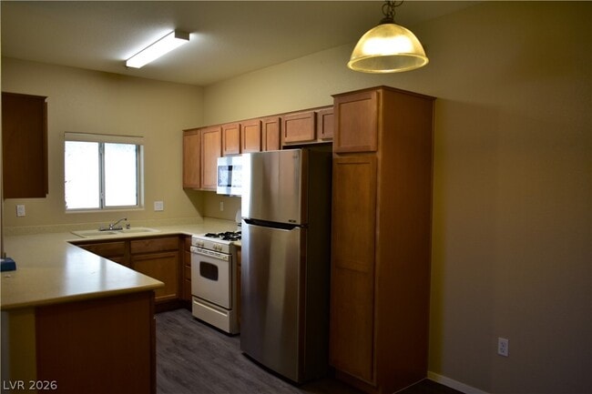 Building Photo - 2291 W Horizon Ridge Pkwy Unit 5128