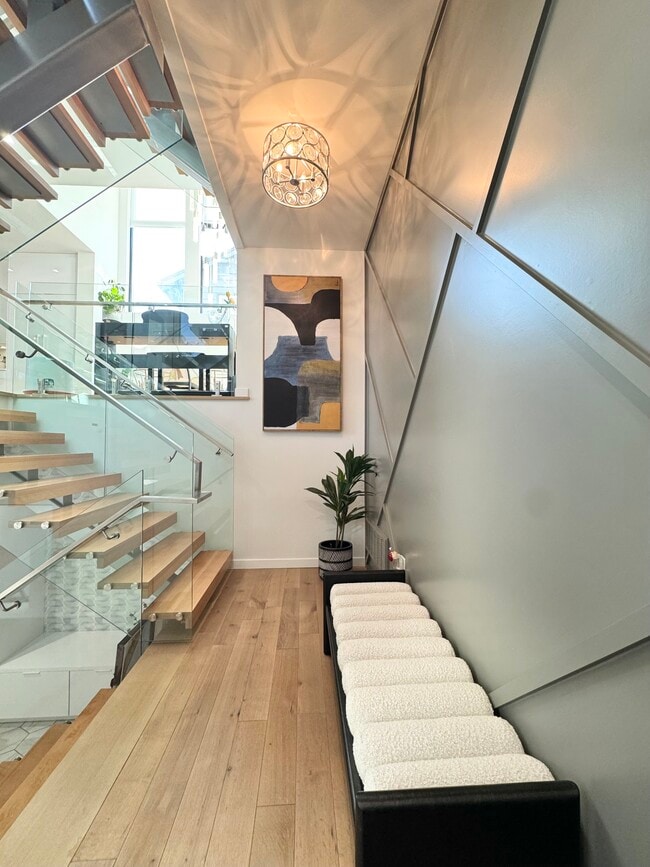 Photo - 4732 Mercier St