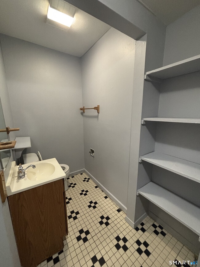 760 Washington Ave Unit 3a