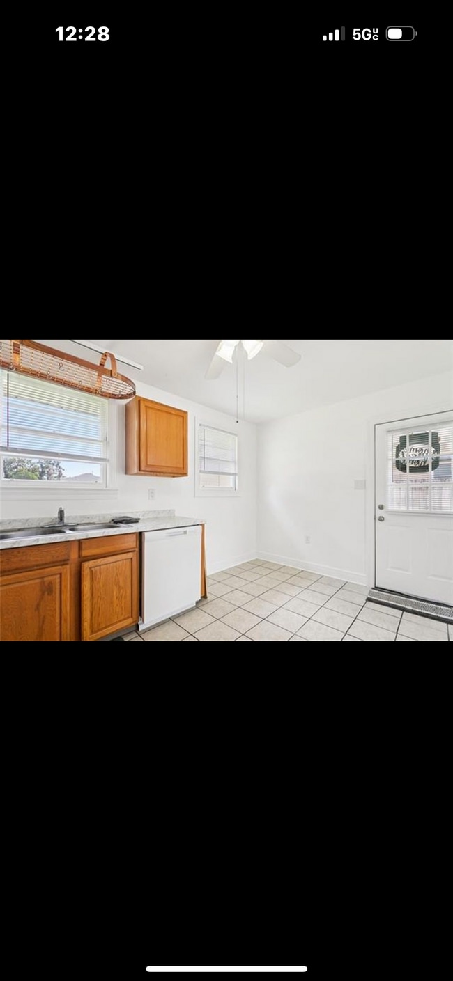 Photo - 347 Olive Dr