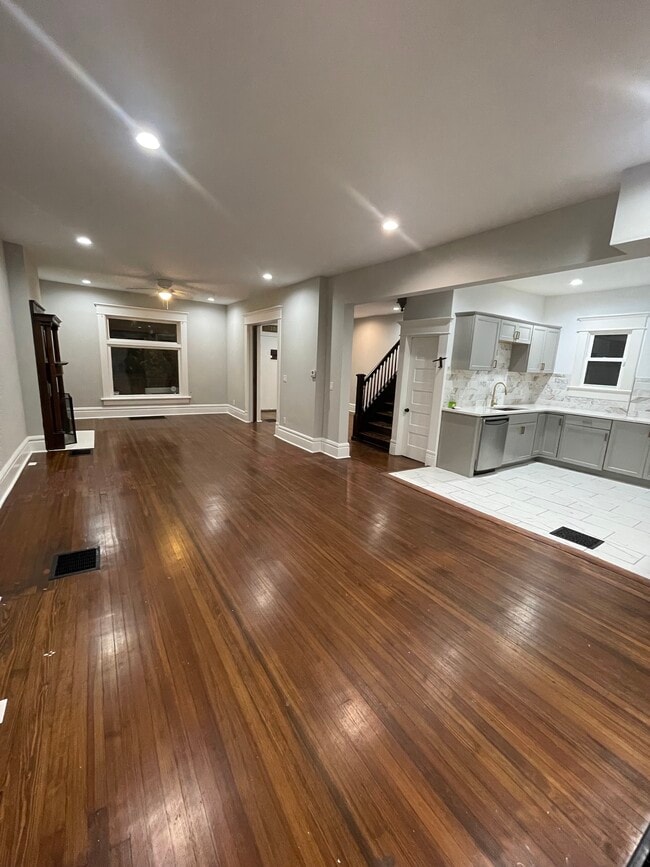 Cocina comedor - 501 Saint Clair Ave