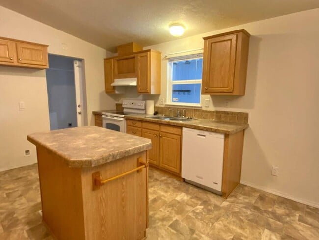 230 Oak Leaf Ln