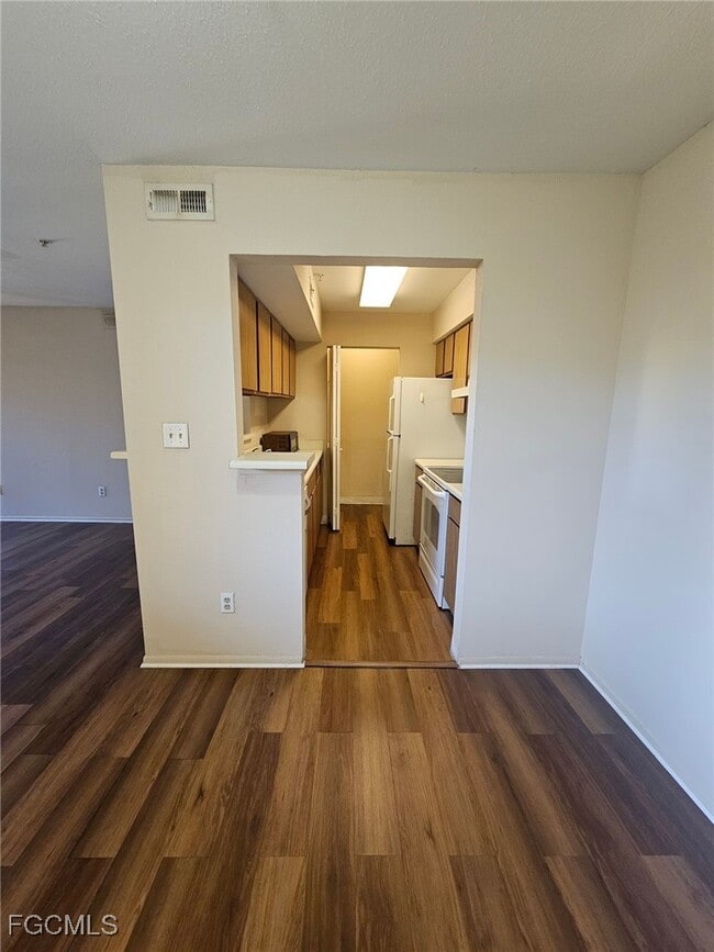 Photo - 2875 Winkler Ave Unit 518