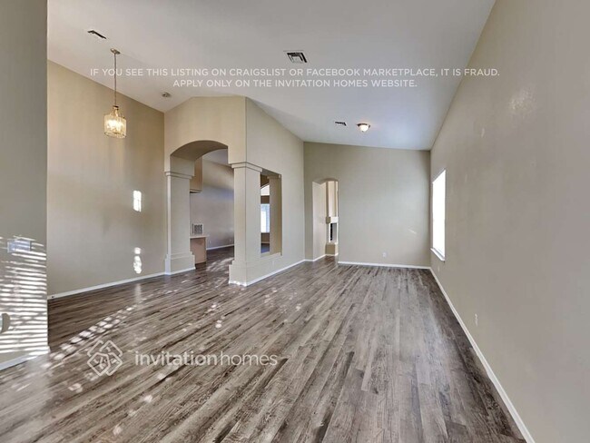 Photo - 1445 Castle Crest Dr