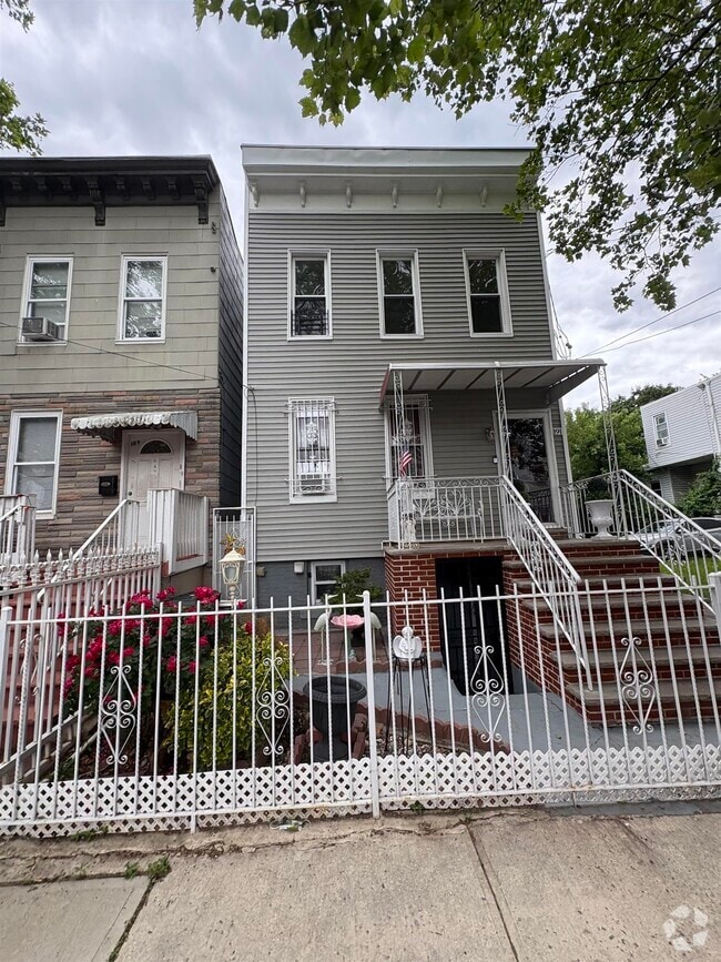 Building Photo - 191 Belvidere Ave Rental