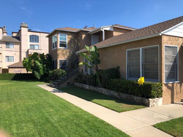 Building - 7026 Flight Ave Unit 7026