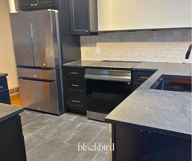 Photo - 6905 N Lincoln St