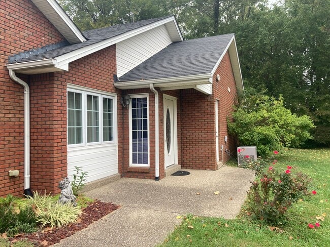 Photo - 106-A Walnut Trace Cir