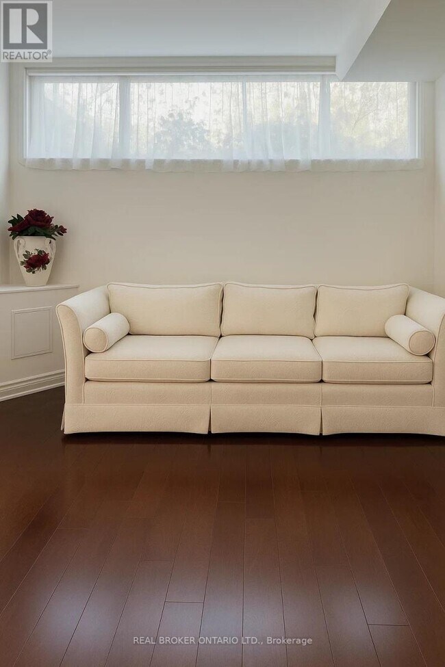 Photo - 95 Porchester Dr