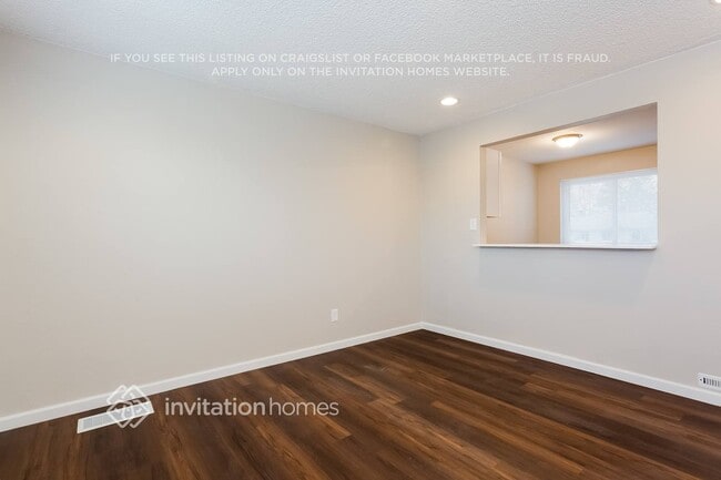 Photo - 9073 Dudley St