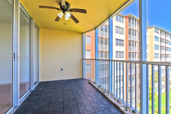 Photo - 1770 NE 191st St Unit 508-1