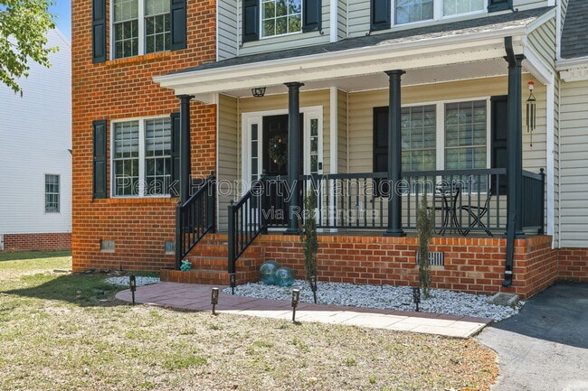 Photo - 7556 Woods Ridge Trace