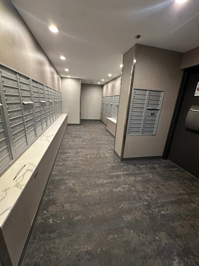 Photo - 1901 S Calumet Ave