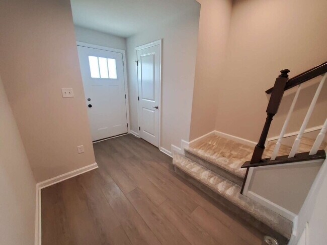 Photo - Beautiful 3 bedroom 2 1/2 bath townhome available for lease in Swedesboro