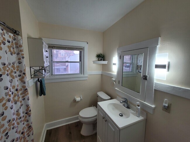 95 Grant Ave Unit 2