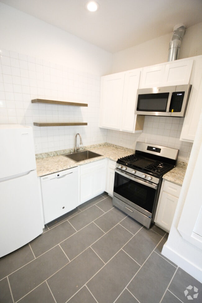 Building Photo - 812 W Russell Pl Unit 812 A Rental