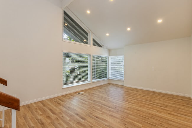 Photo - 10227 S Autumn Leaf Cir