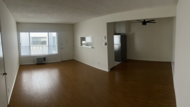 119 - 7631 Norton Ave