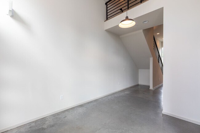 Photo - Stylish 3 BR/ 2/5 BA townhouse in Seattle