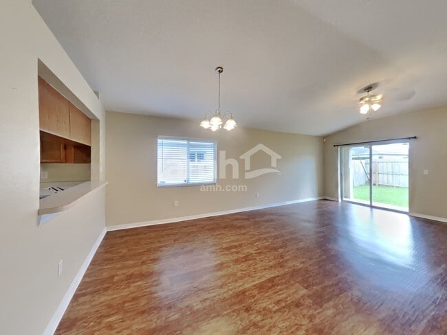 Photo - 4338 Country Hills Blvd