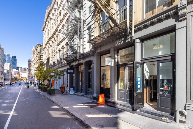 Entrance - 458 Broome St