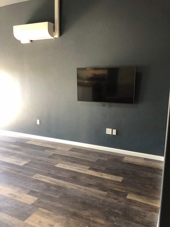 Photo - 2075 Baldwin Ave Unidad 1