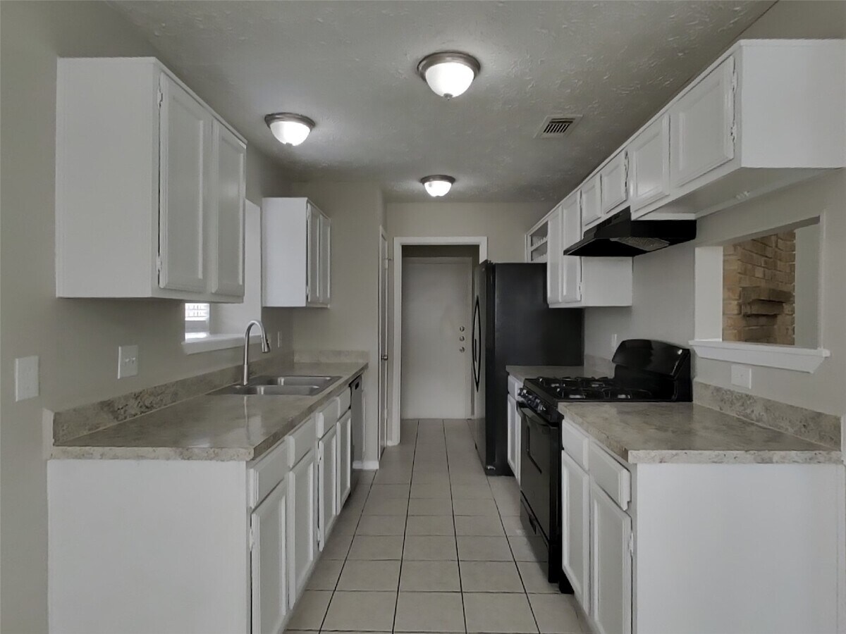 Photo - 2802 N Spring Dr