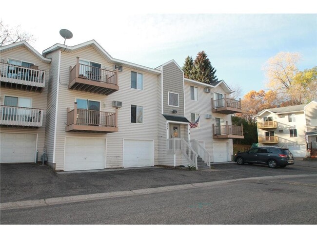 Building Photo - 926 Wescott Trail Unit 201