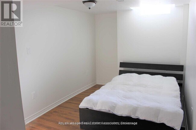 Photo - 155 Johnswood Crescent