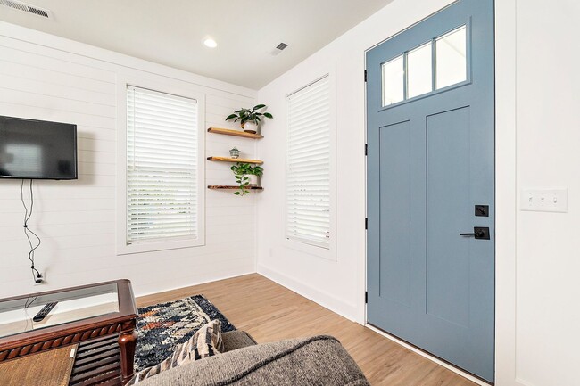 Photo - 2BR Charmer with Fenced Backyard and Modern Amenities!  Close to Downtown Durham!