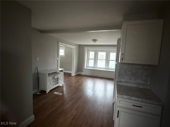 Photo - 33520 Bainbridge Rd