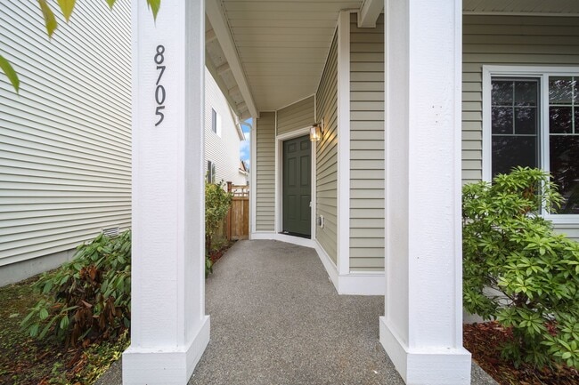 Photo - 3 bedroom 2.5 baths - Easy JBLM commute! - North Thurtson School District.