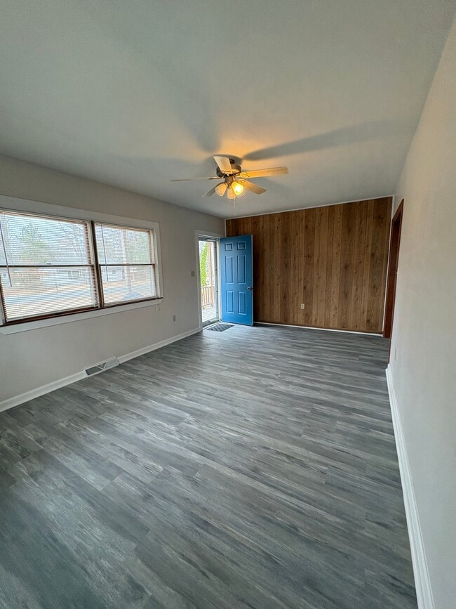 Photo - 32030 Steel Dr