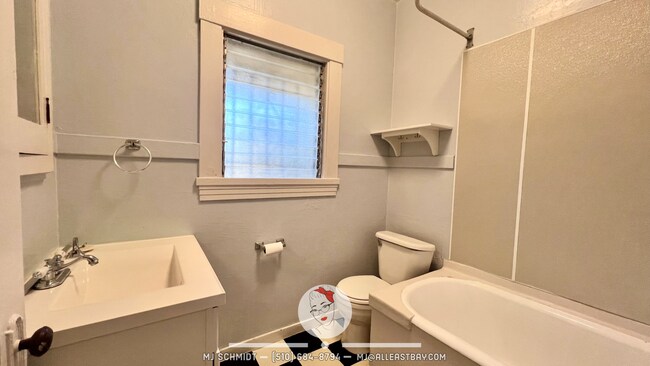 Photo - 4718 Salem St Unit 3