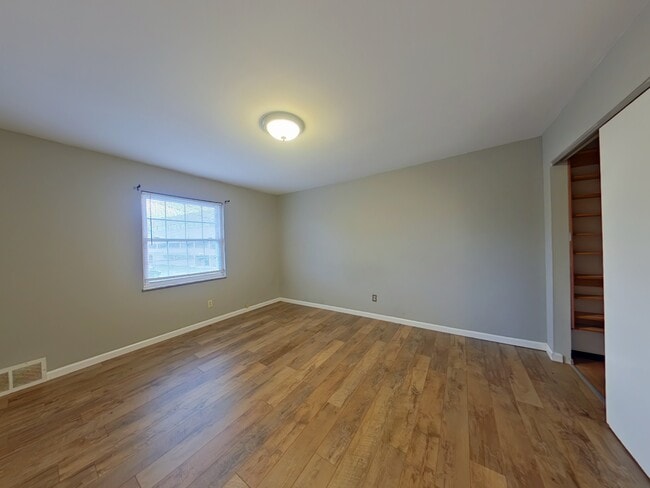 Photo - 6917 Colonial Woods Dr