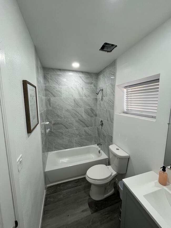 Photo - 1204 Sawmill Rd NW Unidad 1