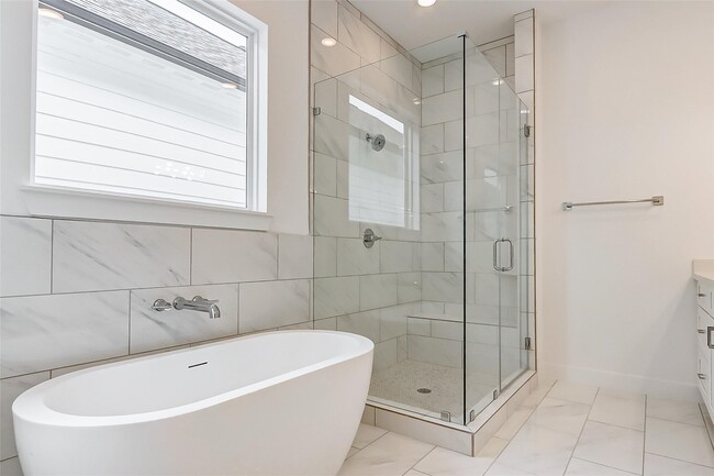 Building Photo - 7818 Janak Dr