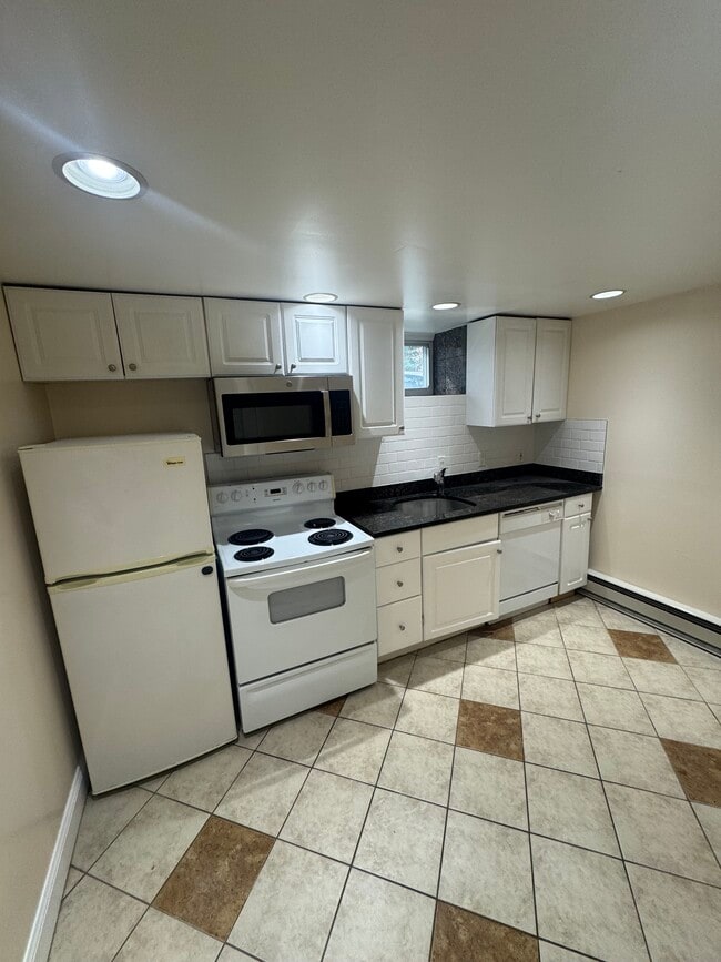 Building Photo - 99 Bynner St Unit 3