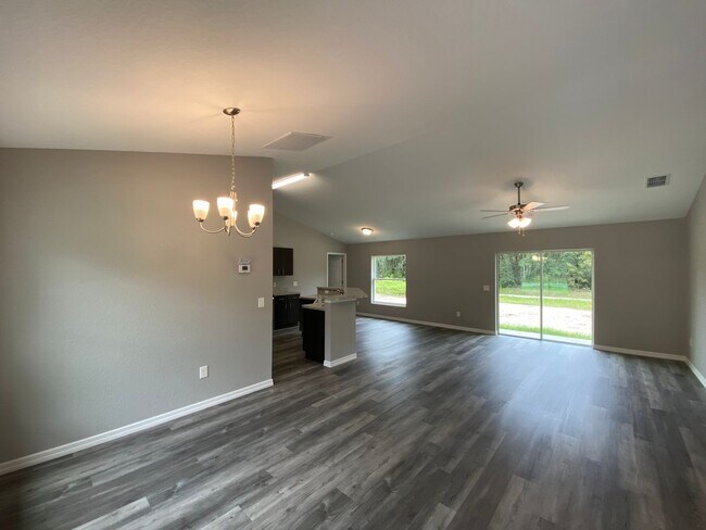 Photo - Beautiful Home in Marion Oaks- 3/2/2 **WON"T LAST**