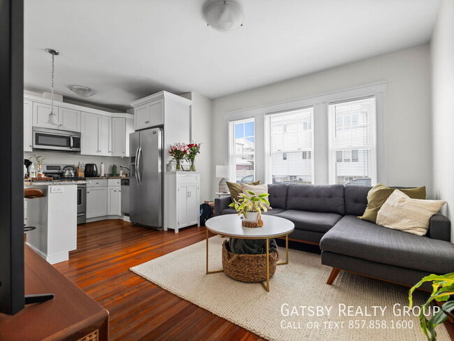 Building Photo - 76 Bowdoin St Unit 1R
