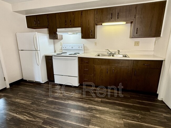 Photo - 230 W Madison St