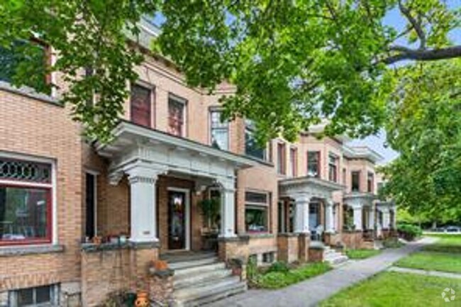 Building Photo - Charming Historic Rental in Downtown Missoula