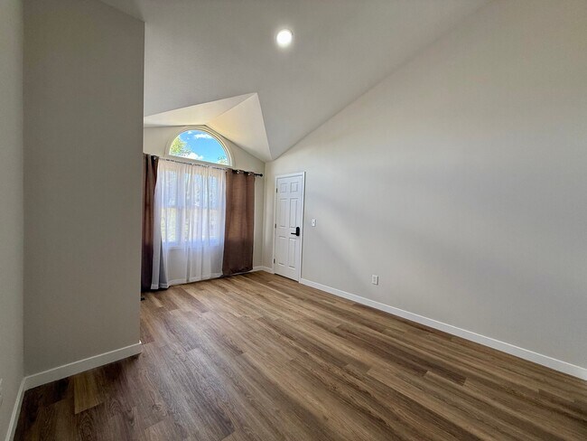 Photo - 411 Ruby Dr