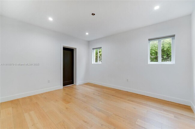 Photo - 4301 NW 6th Ave