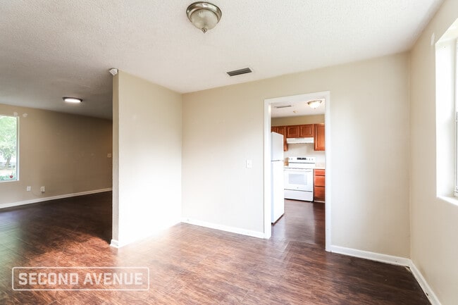 Photo - 1320 Bretta St
