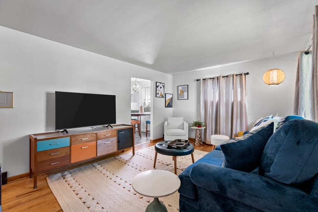 Photo - 153 Thorlone Ave