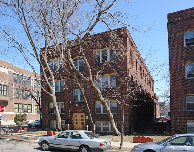 2601/05 Fremont Ave S